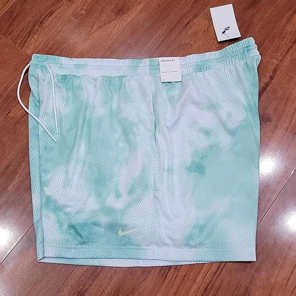 NWT plus size Nike tie dye mesh shorts - Picture 3 of 8